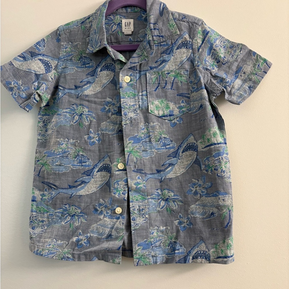 GAP Kids Gray and Blue Shark Adventure Shirt S 4/5 New Without Tags